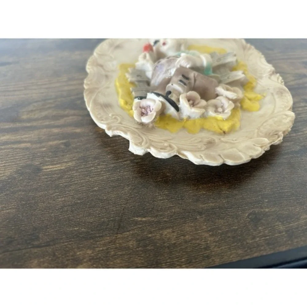 Vintage Oval‎ Molded 3D Wall Hanging Decor Plaque Hand Painted RARE Backside